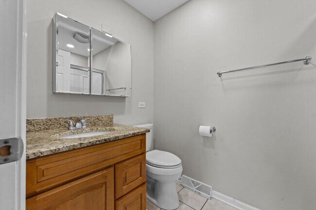 Building Photo - Updated 2-Story Home in Desirable Deerpath Subdivision - Available Immediately.