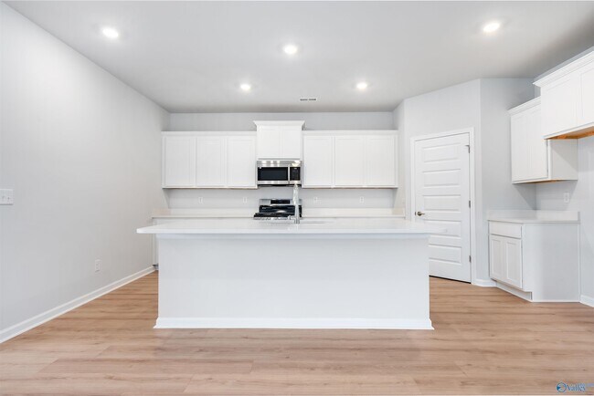 Building Photo - 14441 Mountain Strm Dr