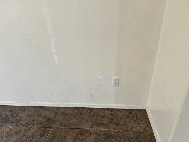 Building Photo - 4137 E Shadow Branch Dr