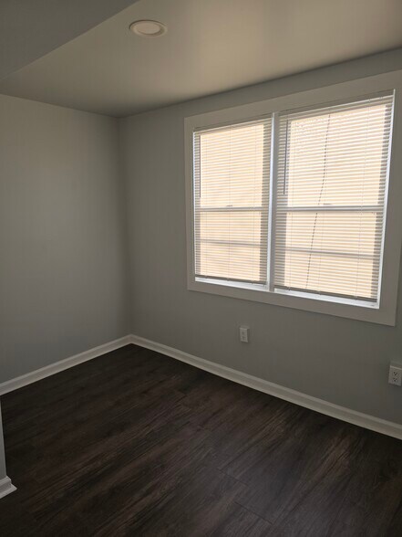 Building Photo - 1932 Magellan Ave