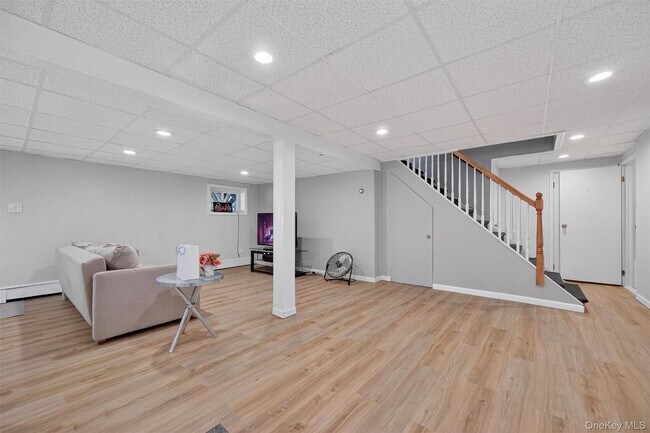 Building Photo - 3208 Douglas Dr