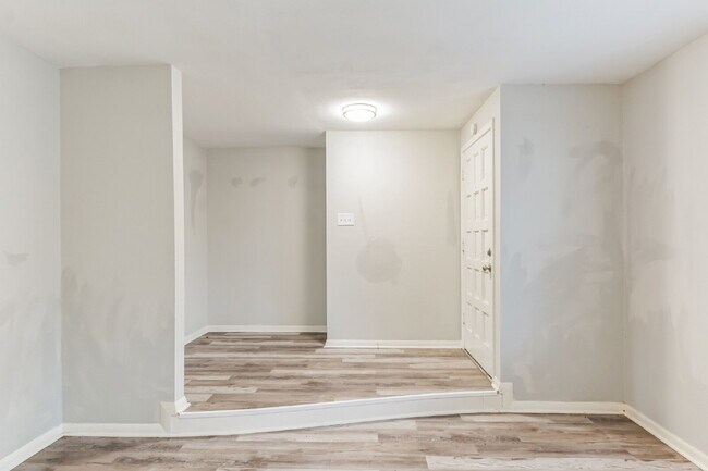 Building Photo - Move-In Ready 3BR/2BA in Baytown – 1,472 Sq Ft with Private Yard & Garage