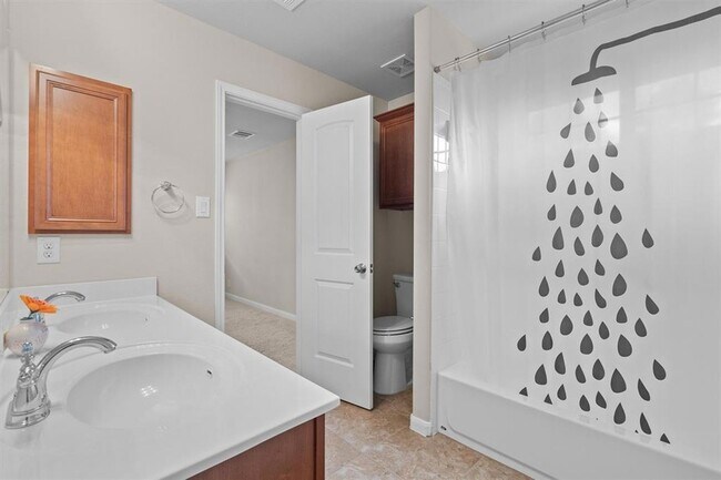 Building Photo - 8540 White Ibis Dr