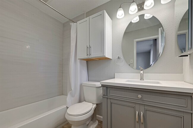 Building Photo - 1003 Shadow Mountain Dr