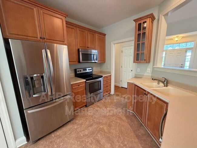 Building Photo - 713 Trail's End Dr