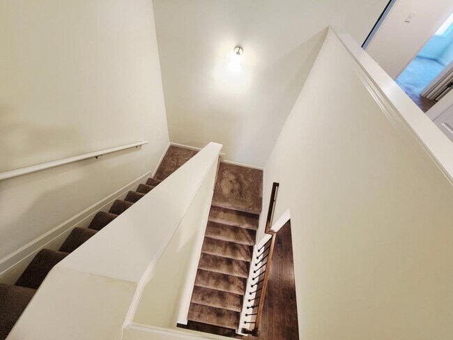 Building Photo - 2708 Wild Laurel Ct