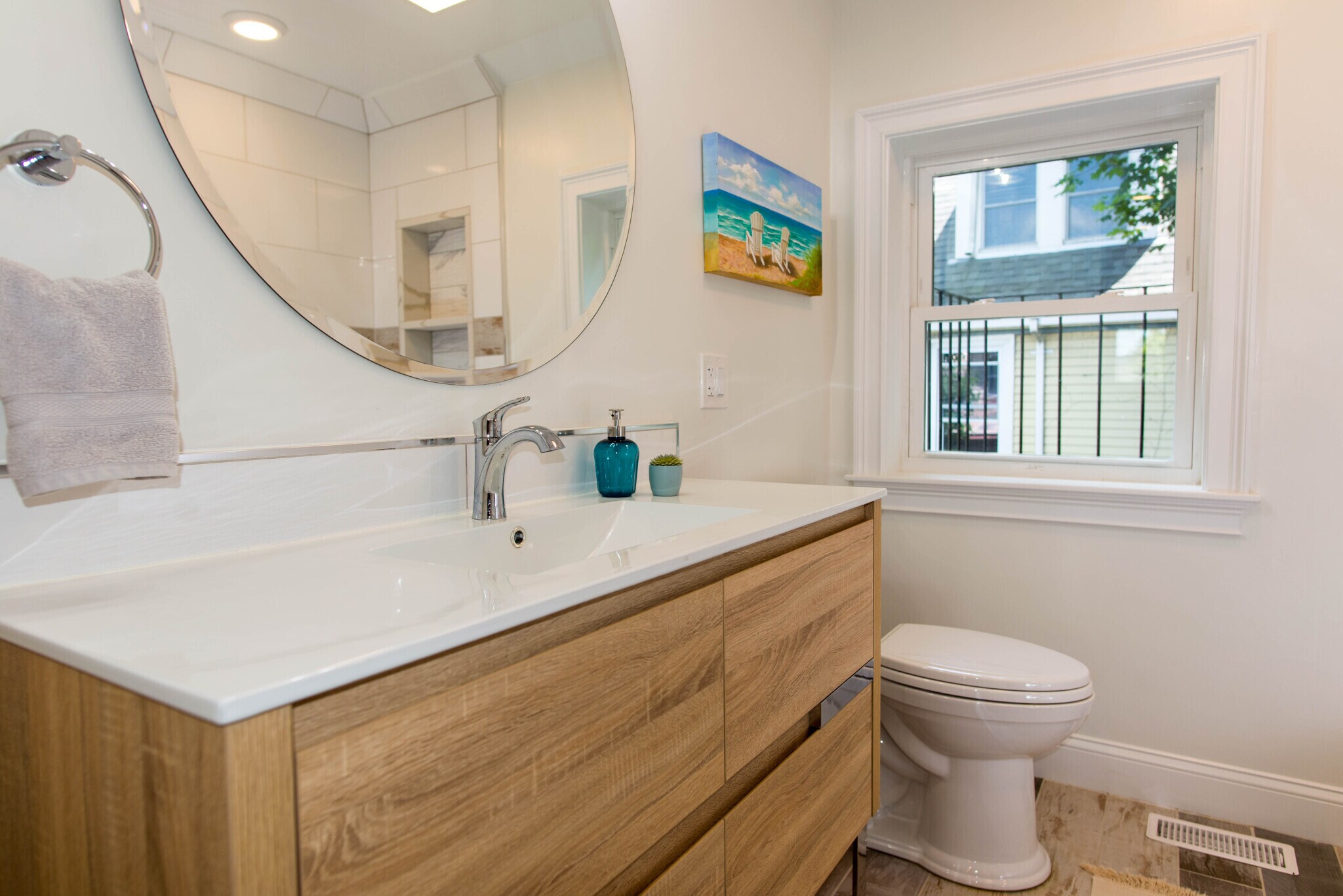 *Pictures are representative samples of the advertised unit. In some cases, the actual units you tou - 624 Cambridge St