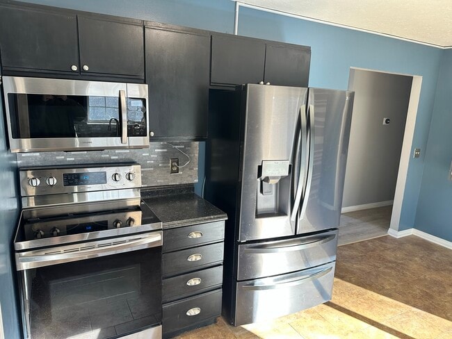 Building Photo - 6415 Bayard Park Dr