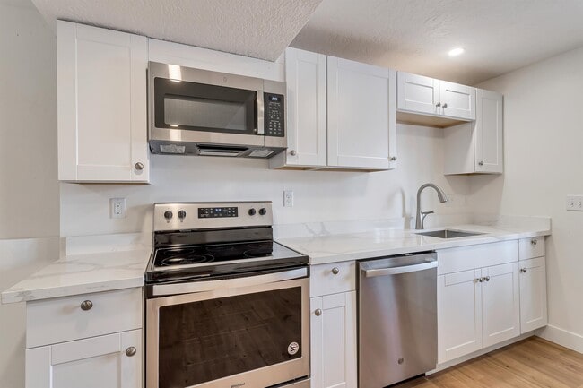 Building Photo - 4866 Gaskill Way