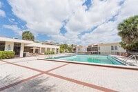 Building Photo - 8870 Fontainebleau Blvd