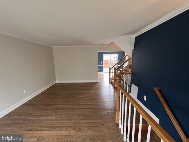 Building Photo - 3762 Farmland Dr