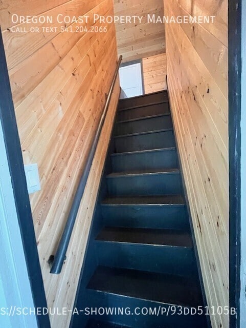 Building Photo - 3039 NW Oar-