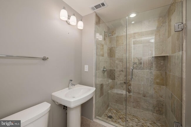 Building Photo - 4887 35th Rd N