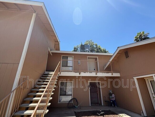 Building Photo - 212 N Crenshaw St