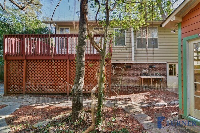 Building Photo - 801 Laurel Hill Ln