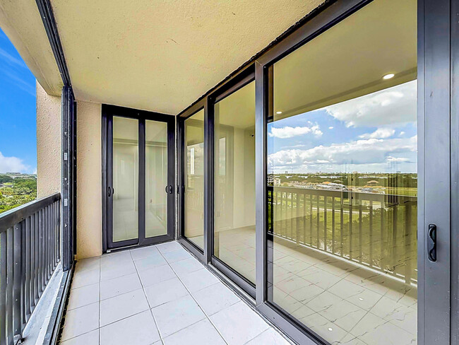 Building Photo - 2480 Presidential Way