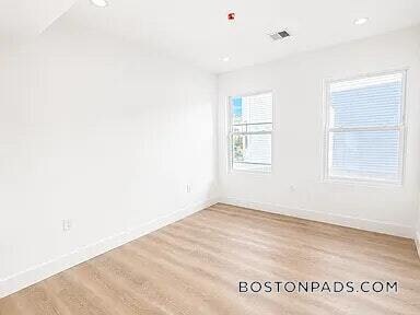 Building Photo - 275 Shrewsbury St