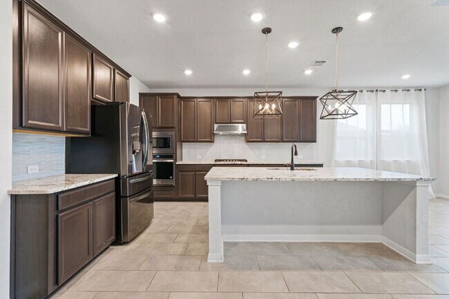 Building Photo - 19322 Amore Bluff