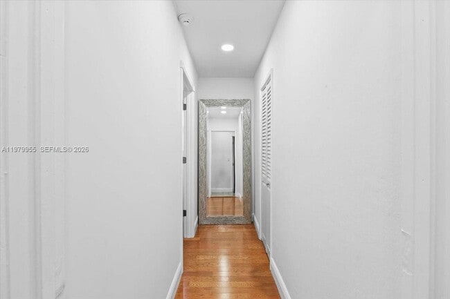 Building Photo - 2925 Coral Shores Dr