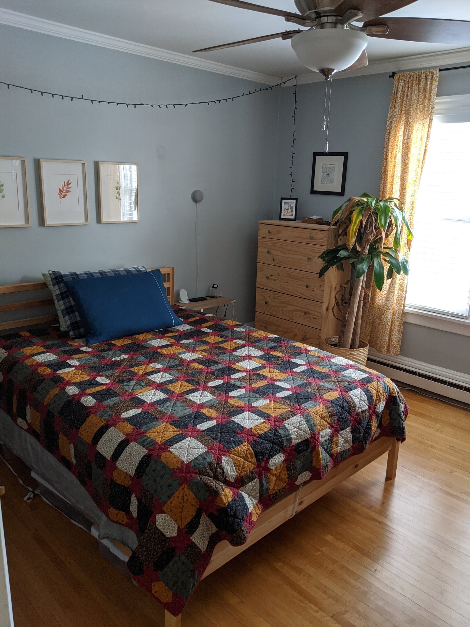 Front bedroom with east facing window. - 1320 Jefferson St NE