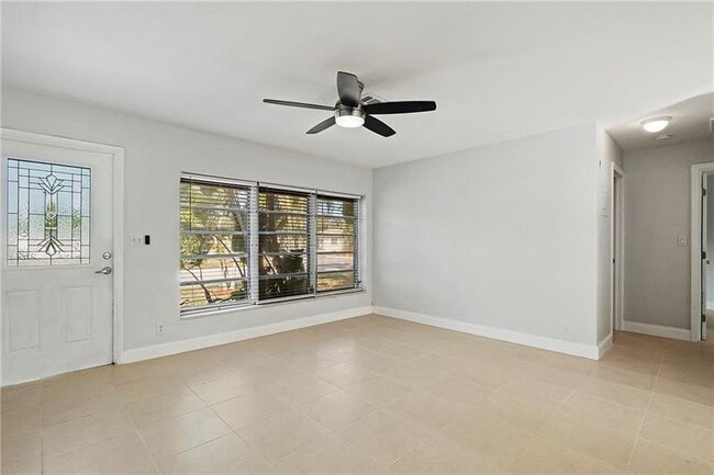 Building Photo - 1598 NE 36th St