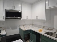 Building Photo - 1319 E 59th Pl
