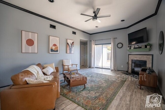 Building Photo - 1204 June