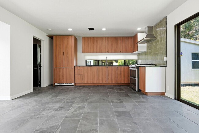 Building Photo - 2266 SW 43rd Pl