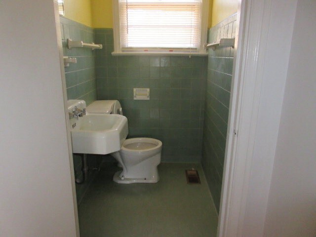 Building Photo - 524 W Calhoun St