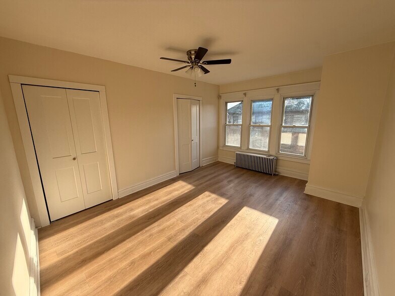 Building Photo - 133 S 15th St