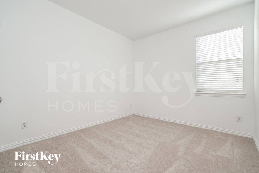 Building Photo - 929 High Noon Dr