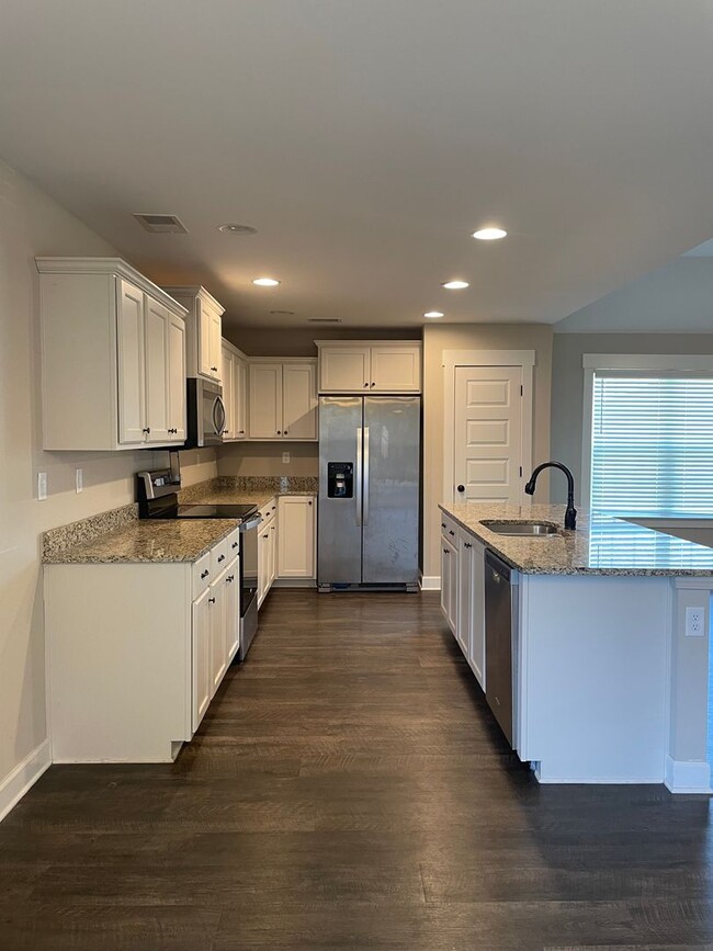 Building Photo - 3383 Oodie Ln