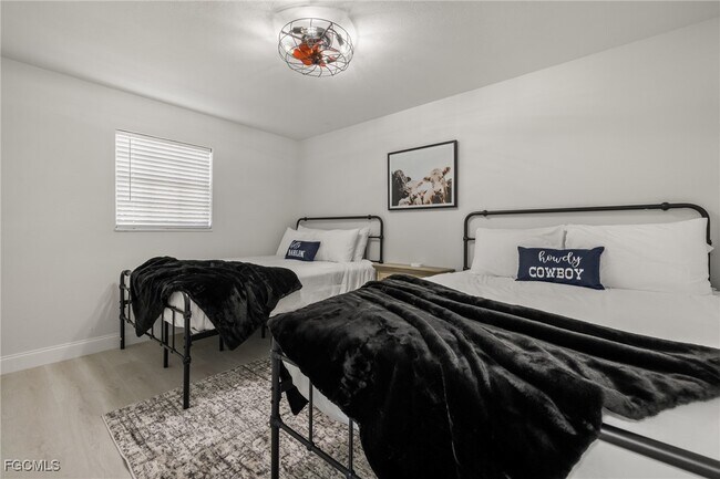 Building Photo - 17780 Caloosa Rd