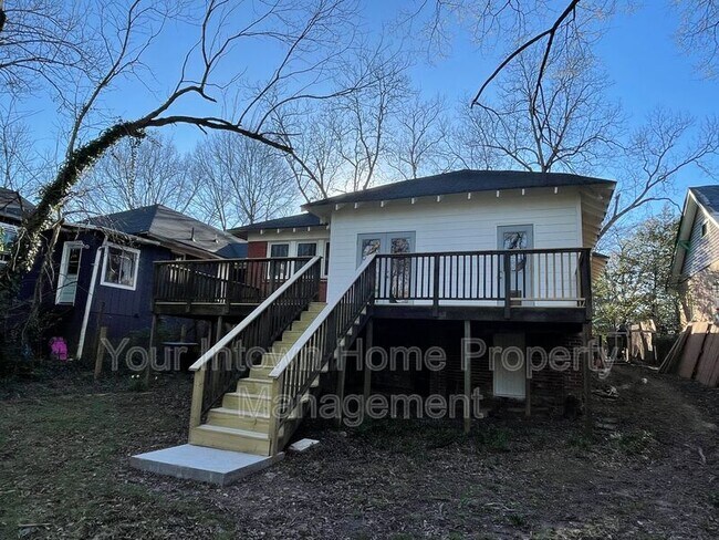 Building Photo - 301 Elmira Pl NE