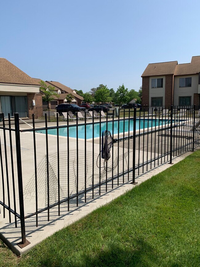 .Pool - 6680 Ridgefield Cir