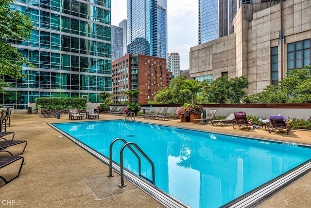 Building Photo - 505 N McClurg Ct