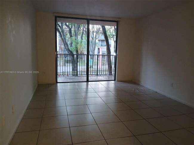 Building Photo - 14311 N Kendall Dr