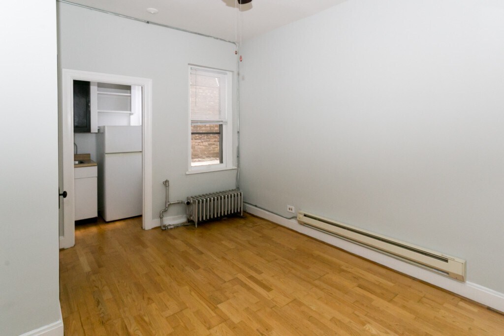 Building Photo - 4634 N Paulina St