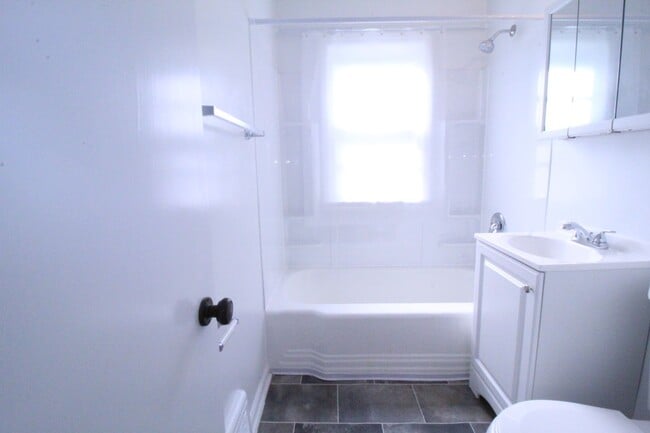 Building Photo - 2 Bedroom 1 Bath Home In Waldo