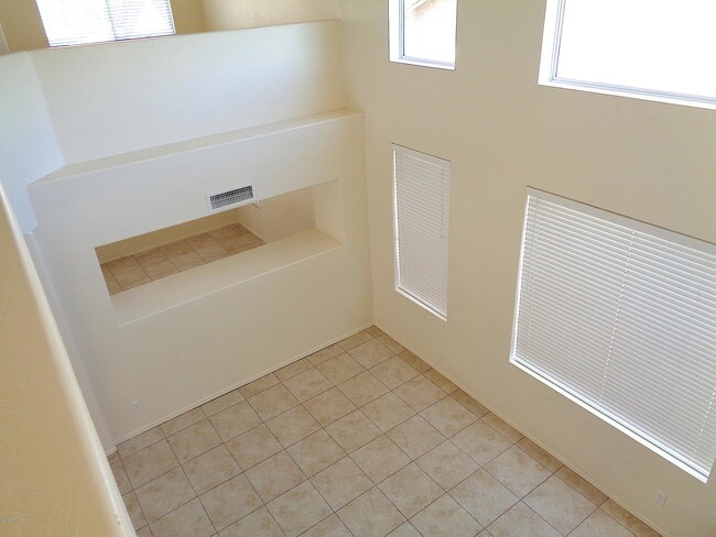 Building Photo - 4106 E Chambers St