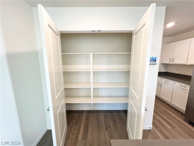 Building Photo - 2625 Dahlia Fls Ave