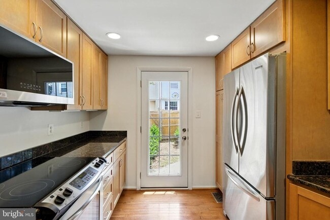 Building Photo - 351 Gundry Dr