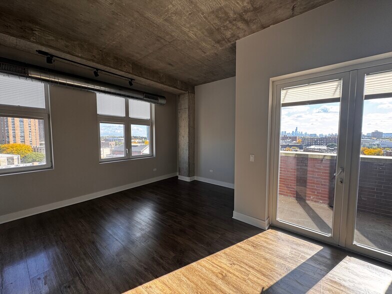 Building Photo - 3845 N Broadway St