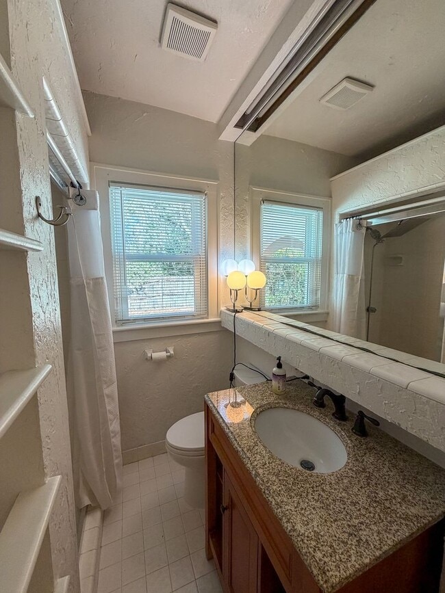 Building Photo - 15 NW 26th St