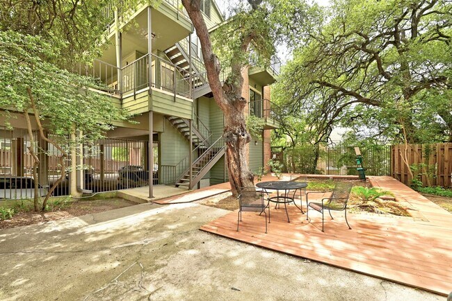 Building Photo - 2706 Salado St