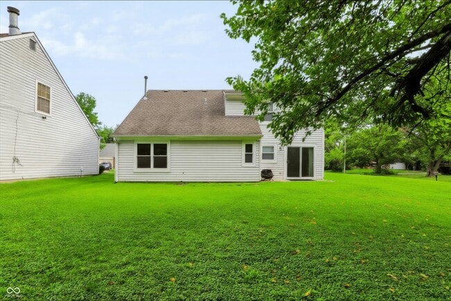 Building Photo - 7733 Park North Lake Dr