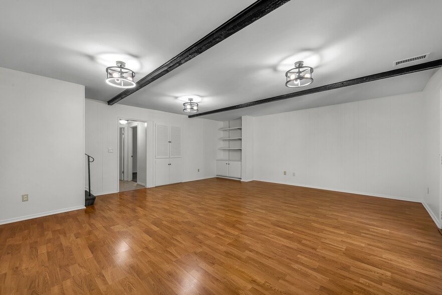 Building Photo - 4076 Tropico Way