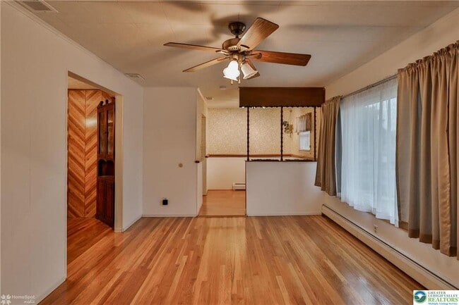 Building Photo - 1557 Greenview Dr