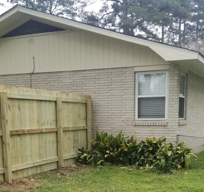 Building Photo - 604 Maple St