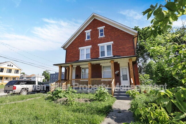 Building Photo - 1546 Granville St